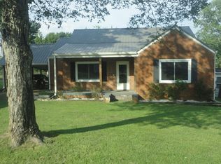 504 Englewood Ave, Englewood, TN 37329