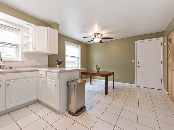 4th image of 4730 N Hermitage Ave APT 3F