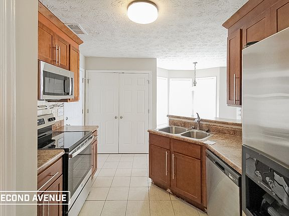 2nd image of 5551 Mayfair Crossing Dr