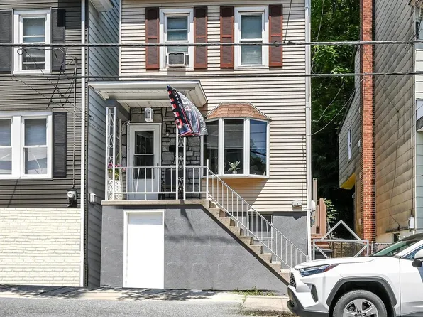 68 Main St, Pottsville, PA 17901