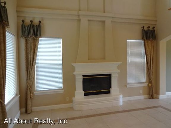 5th image of 6209 Camellia Cir