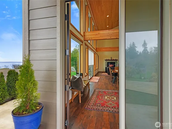 7618 NE Zachariasen Court, Hansville, WA 98340