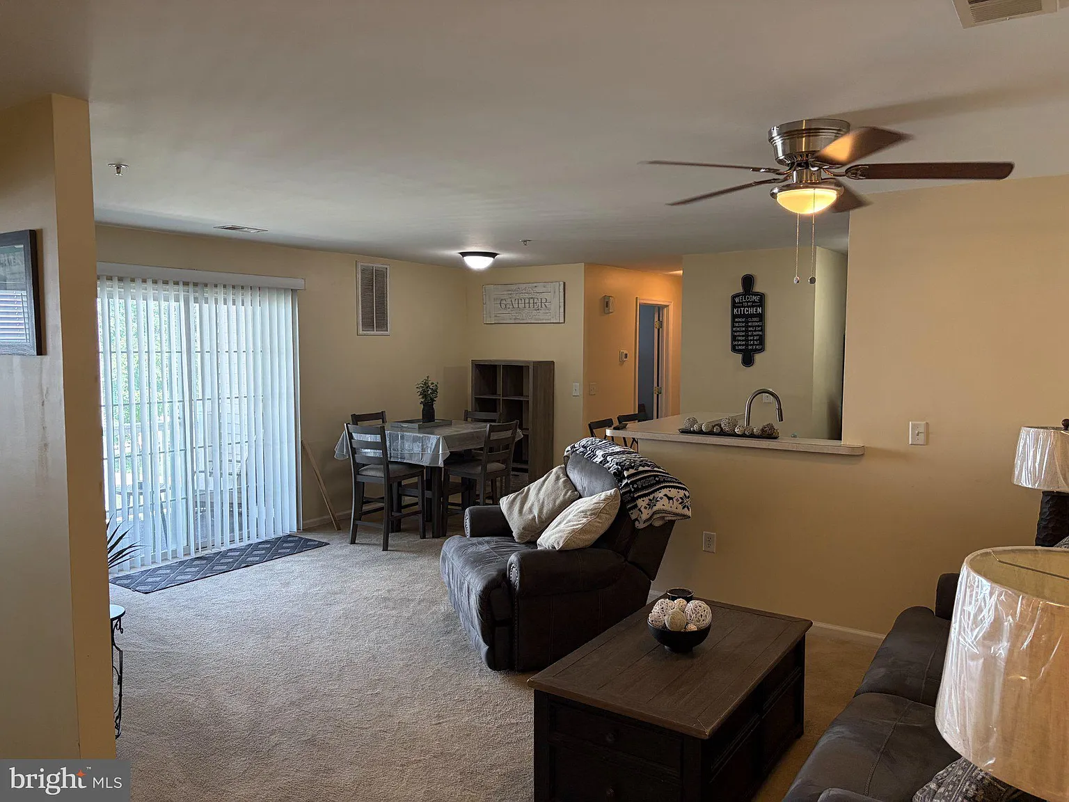 3 bed, 2.0 bath, 1279 sqft, $2,350 — Photo 2