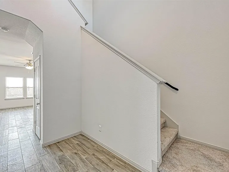 7910 Cypress Country Dr — Photo 23