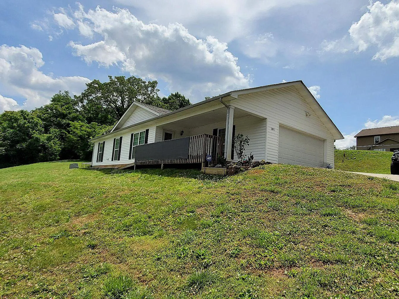 301 McCall Rd — Photo 1