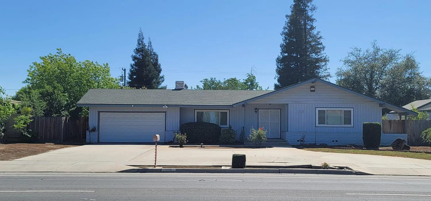 679 W Bullard Ave photo 1