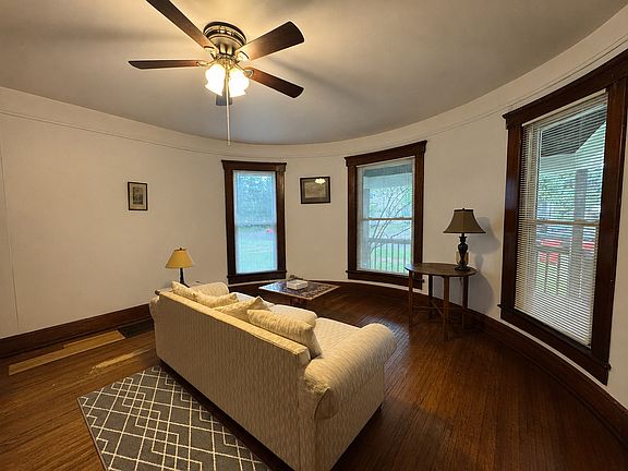 4th image of 408 W Healey St