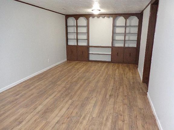 3rd image of 930 N Ella St APT 23