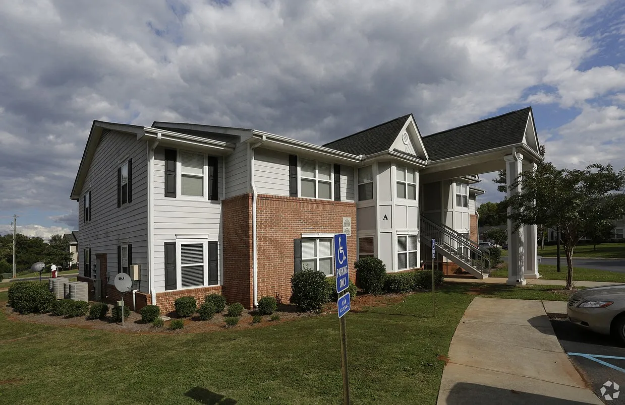 Oak Place — Photo 2
