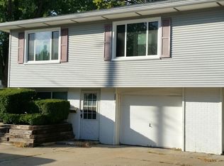 3523 35th St, Moline, IL 61265