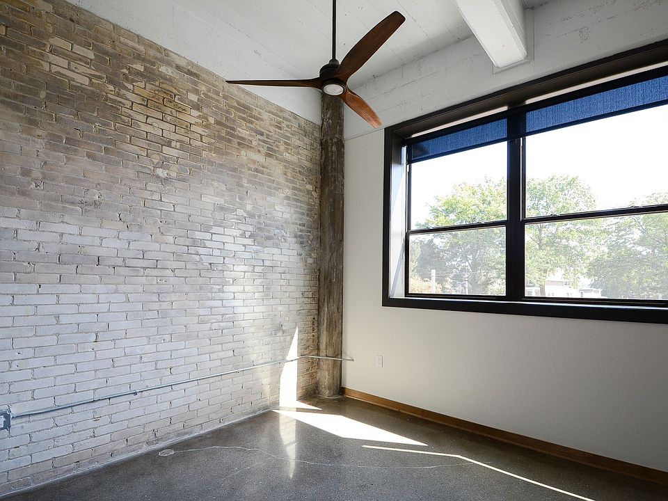 Building Photo 5