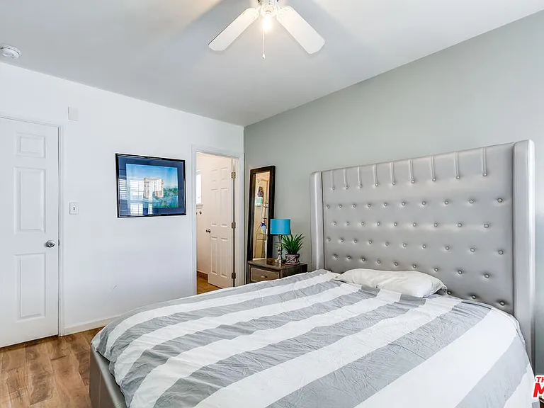 137 S Rexford Dr #3 — Photo 5