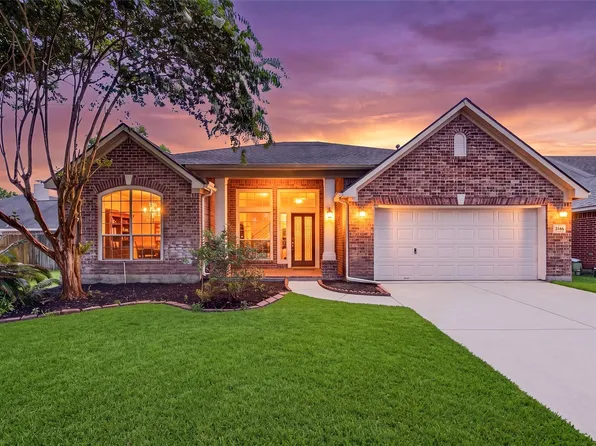 3146 Autumnjoy Dr, Pearland, TX 77584
