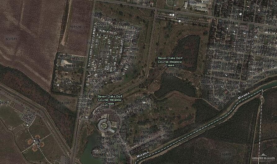 2nd image of 1300 Circle Dr