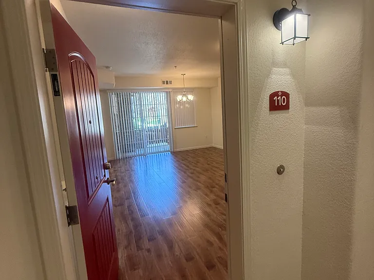 Diamond Creek Condominiums/ Apartments — Photo 22