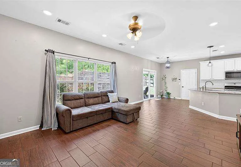 2865 Stonehenge Ct — Photo 17