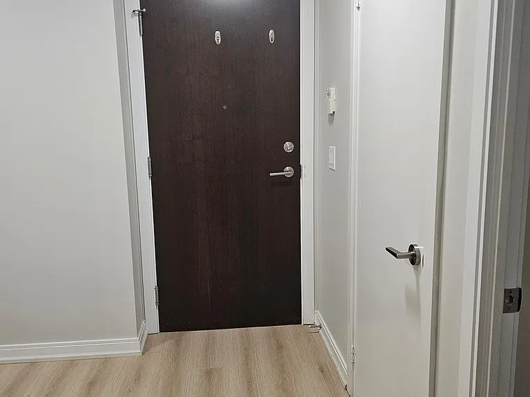 151 Village Green Sq #506 — Photo 32