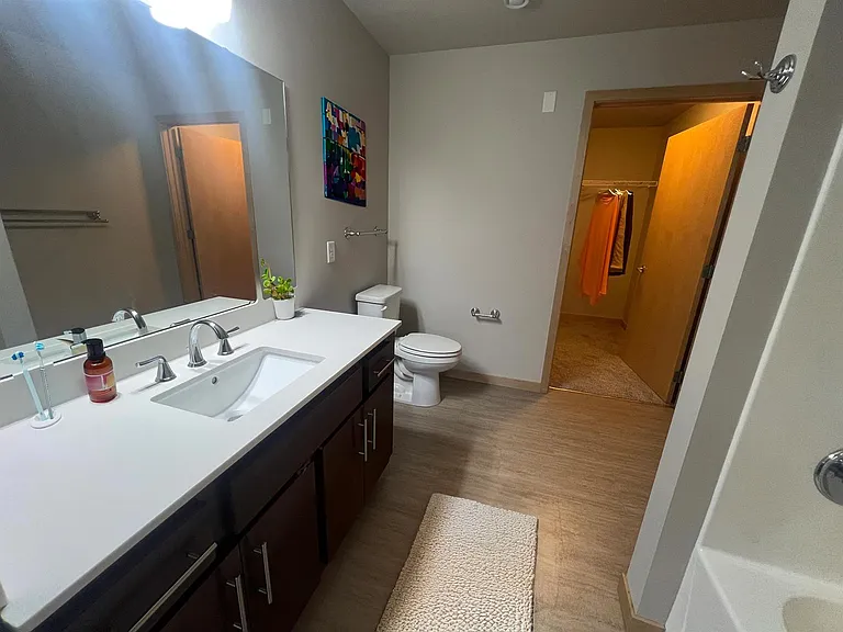 Venture Luxury High Rise — Photo 239