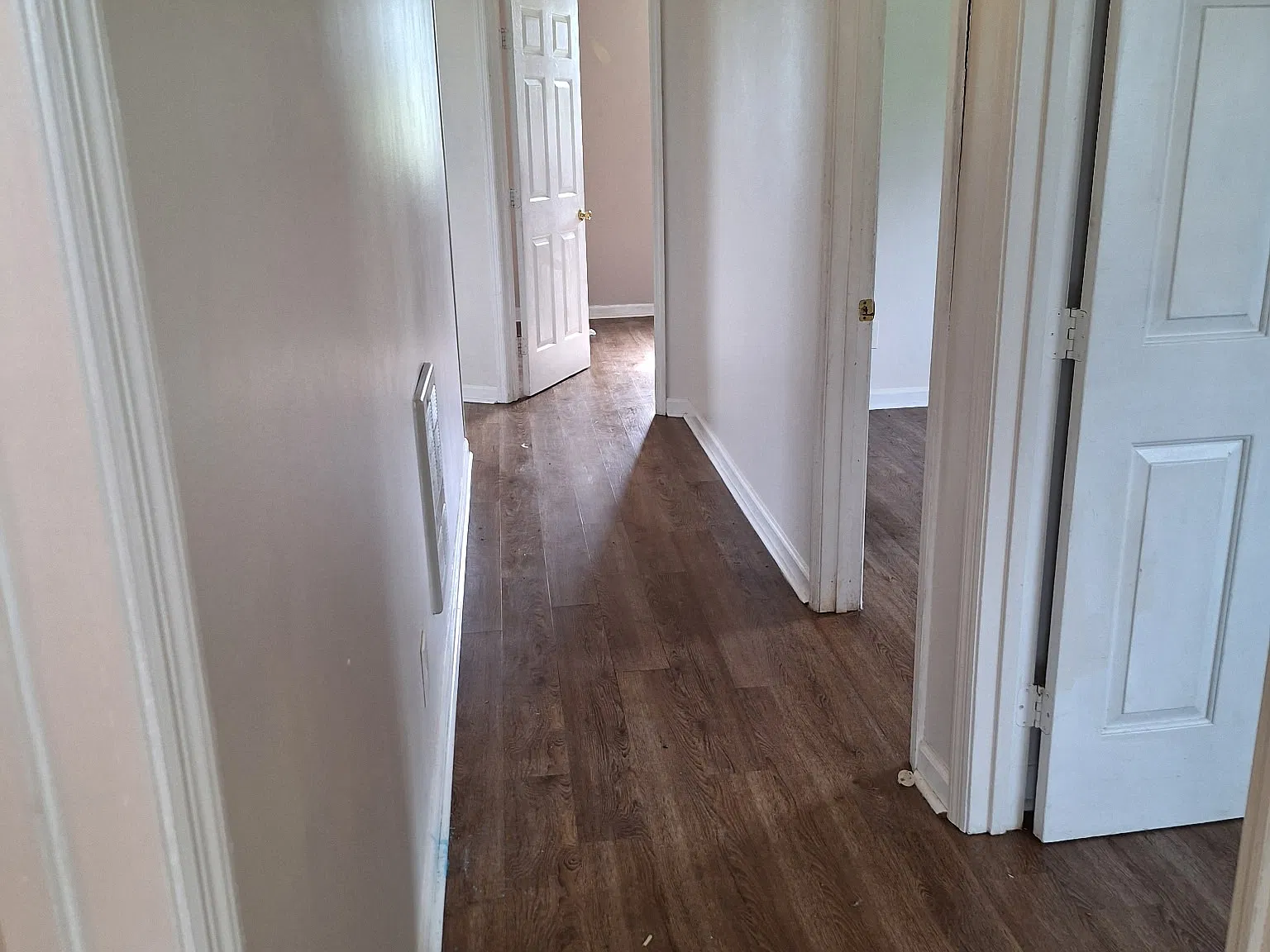 3 bed, 700 sqft, $810 — Photo 2