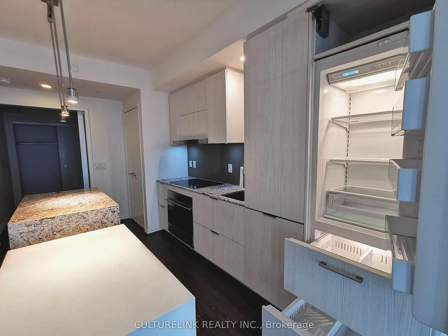 2 bed, $4,000 — Photo 2
