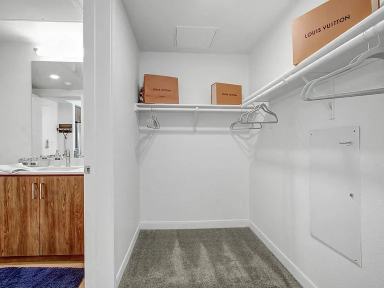Watermark Apartments — Photo 9