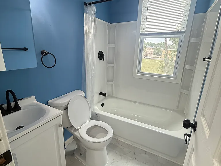 98 S Edith St #204 — Photo 4