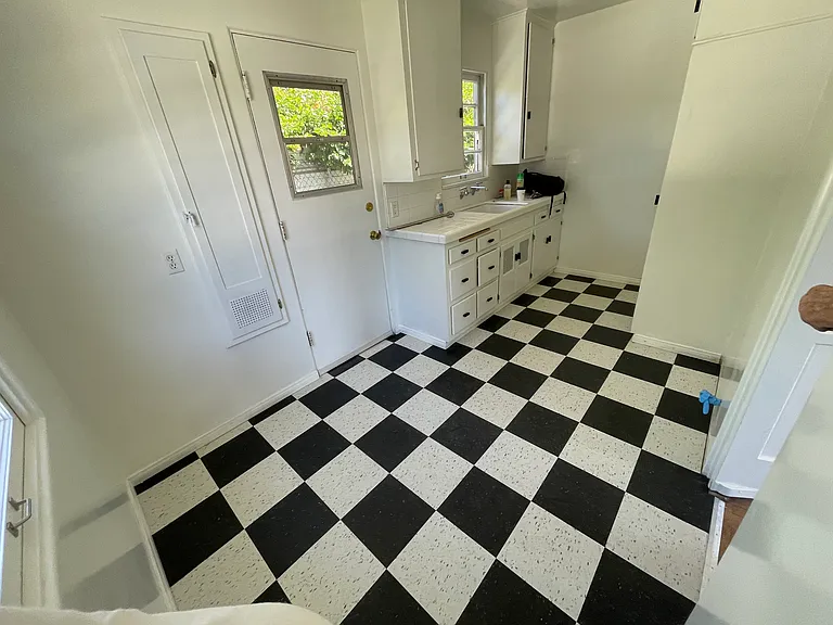 4851 Brighton Ave #A — Photo 18