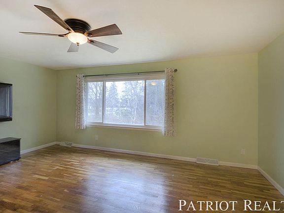 5th image of 2209 Valentine Blvd NE