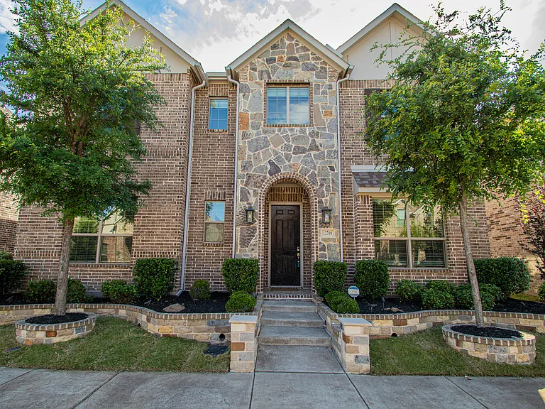 12709 Royal Oaks Ln — Photo 30
