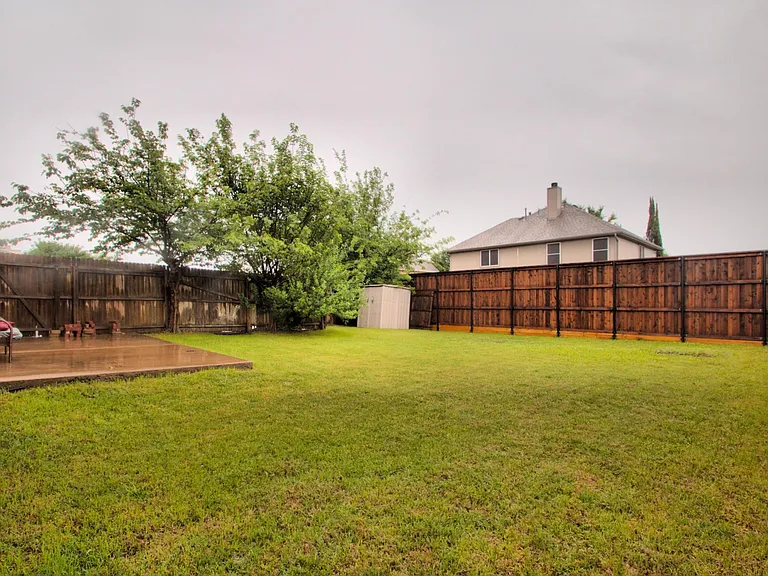 1202 Meadowgate Dr — Photo 1