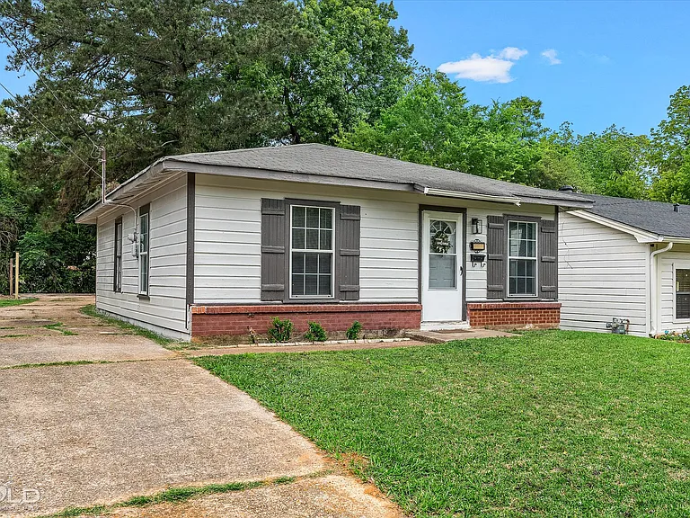 6014 Fairfield Ave — Photo 2