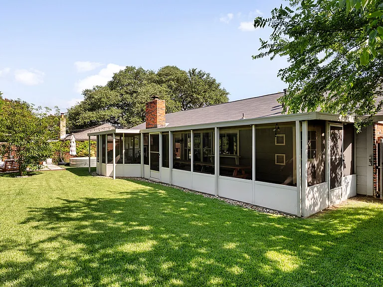 1012 Red Cliff Dr — Photo 29