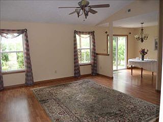 5th image of 210 Kensal Ct