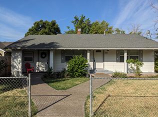 441 N 1st St, Central Point, OR 97502