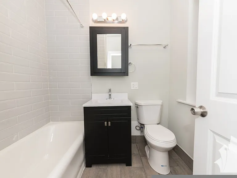 4549 N Leavitt St #3 — Photo 6
