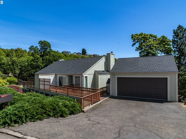 1770 NE Beulah Dr, Roseburg, OR 97470