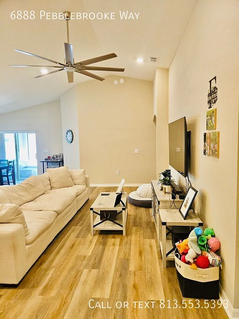 3-Bedroom Stonebridge Home Fenced Yard, Community Pool & Available Sept. 17th! — Photo 4