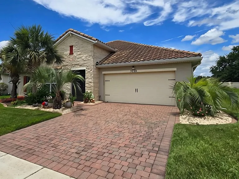 3729 Isles Arbor Ln — Photo 2