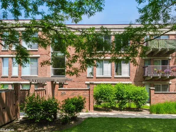 372 Kelburn Rd APT 314, Deerfield, IL 60015