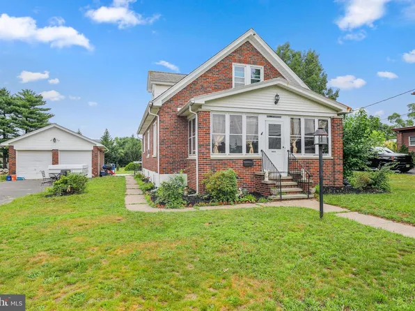1243 Hornberger Ave, Roebling, NJ 08554