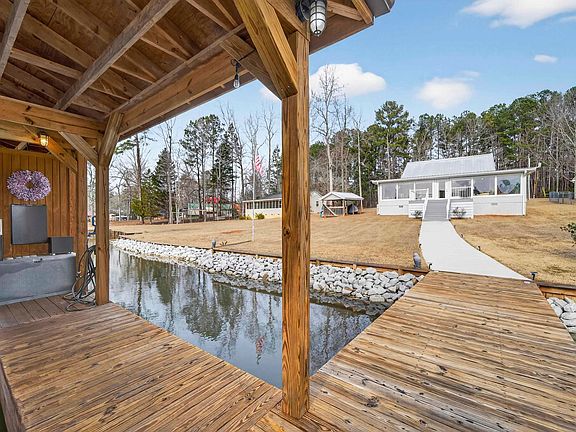 5th image of 285 Clubhouse Rd