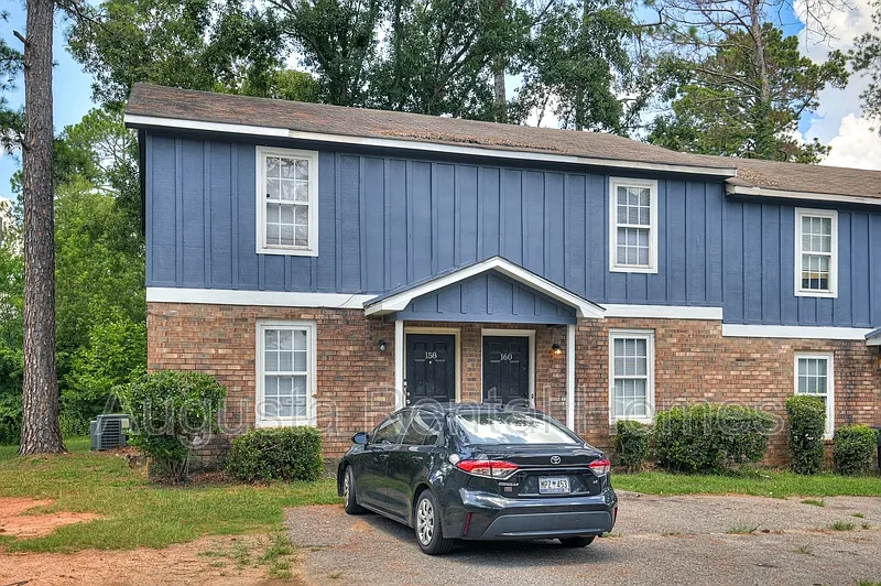 2 bed, 1.0 bath, 1050 sqft, $975 — Photo 3