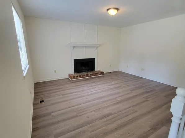 102 Bramble Ct, Raleigh, NC 27615