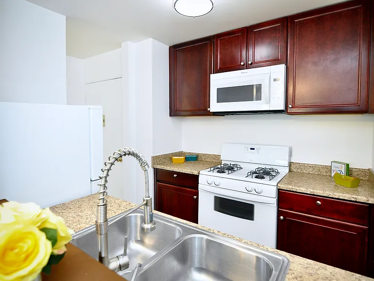 1621 Hotel Cir S #E304 — Photo 5