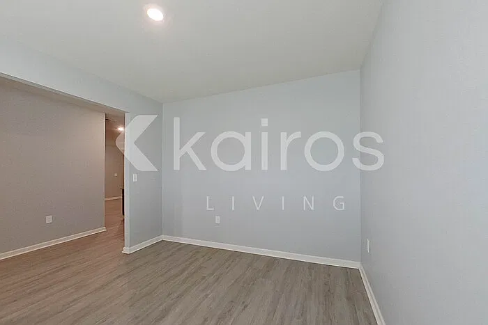 4 bed, 2.0 bath, 2101 sqft, $1,925 — Photo 3