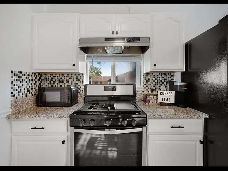 5295 Perry St — Photo 17