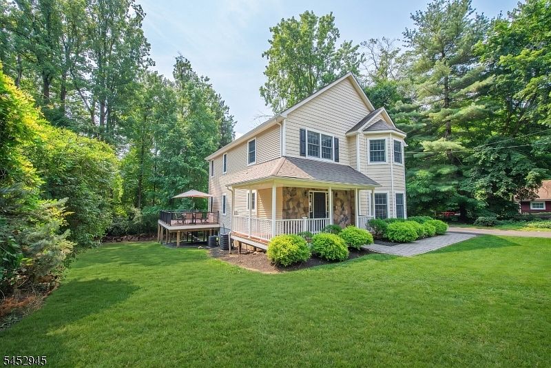 1st image of 298 Emerson Ln