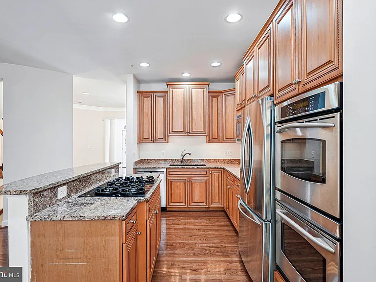 7720 Spoleto Ln — Photo 11