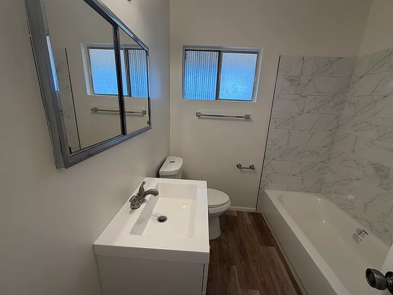 300 W Willetta St #15 — Photo 9