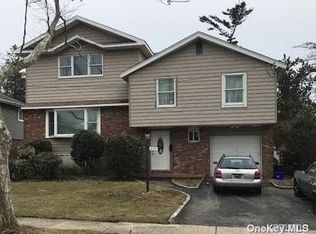 970 Woodoak Dr, Baldwin, NY 11510